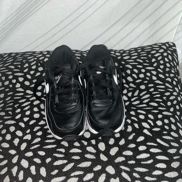 COPY - 🔥✏️🌟📚🎒NIKE AIR MAX 90 BLACK/WHITE🔥🔥🔥 - Picture 2 of 6